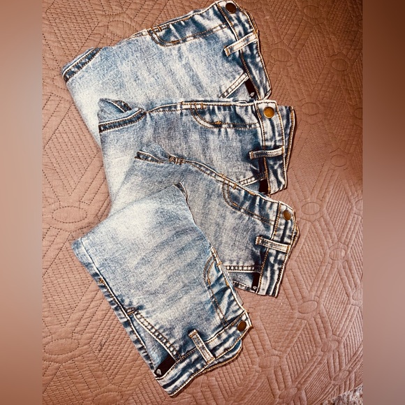 Volcom baby jeans bundle of 4. Never used.no tags.size 24 months old baby. - Picture 2 of 11